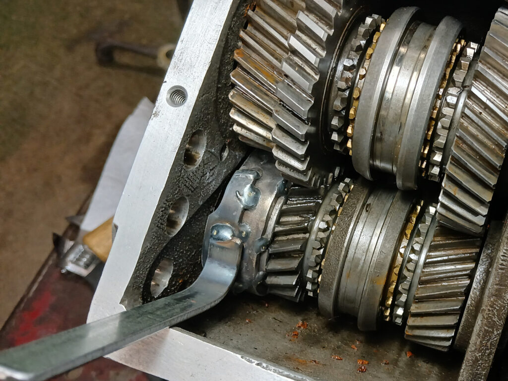 16. Home Made Intermediate Shaft Support Tool