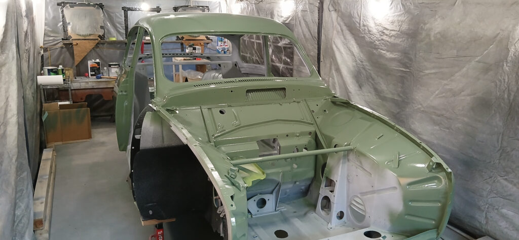 15 Body Roof and Quarter Panels Painted